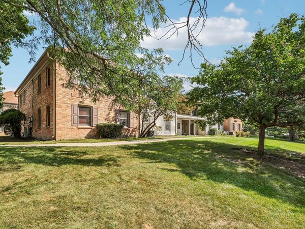 1760 BRISTOL WALK Walk , Unit B, Hoffman Estates, IL 60169