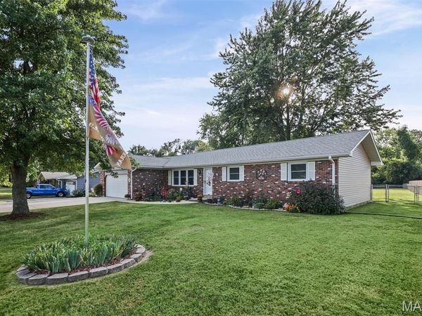 216 Willow Drive, Collinsville, IL 62234