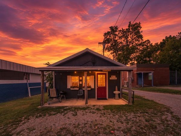 140 S 4th Street, Mammoth Spring, AR 72554