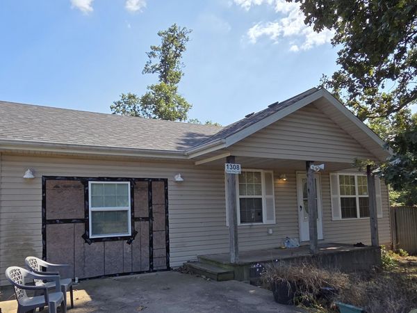 1308 State Hwy 64 , Tunas, MO 65764