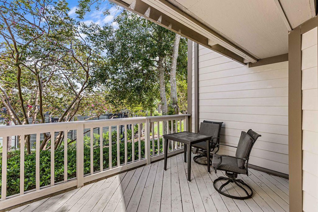 1615 Live Oak Park Photo 4