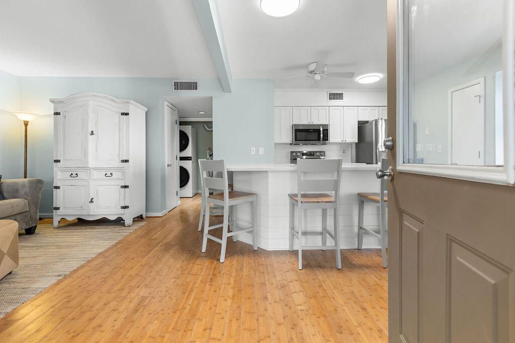1615 Live Oak Park Photo 7