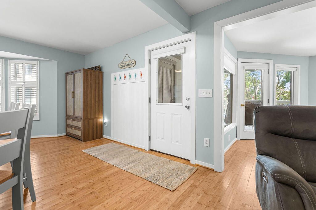 1615 Live Oak Park Photo 8