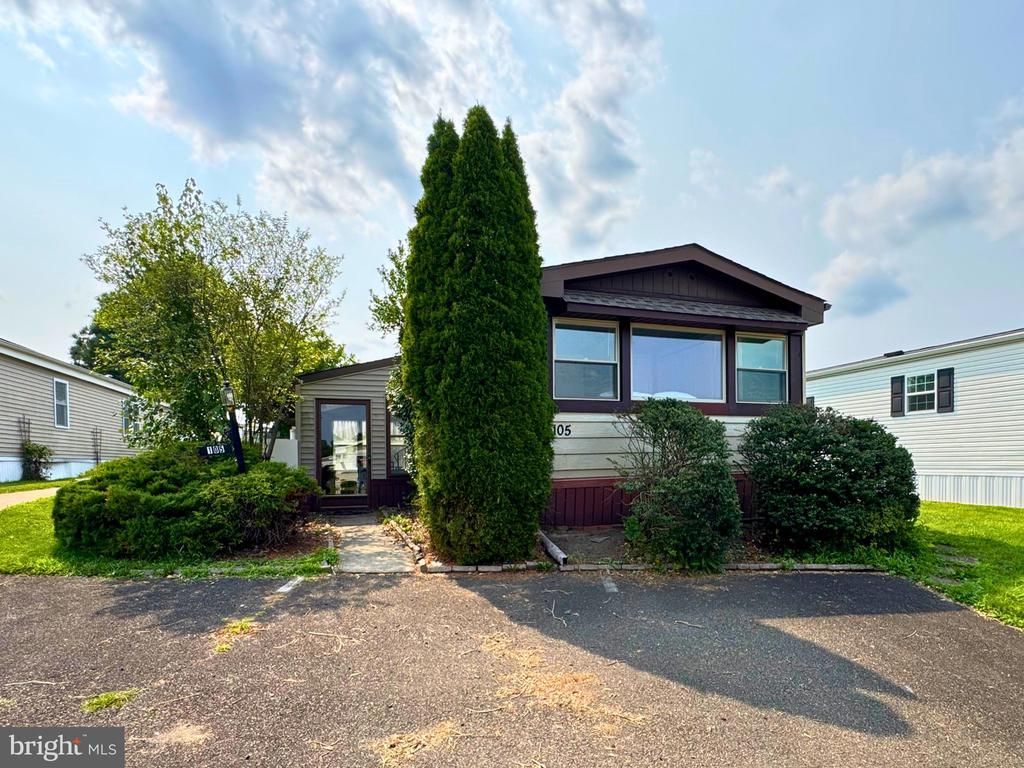 105 WINDING BROOK RUN , NORTH WALES, PA 19454