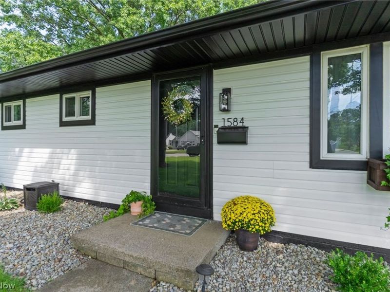 1584 Ridgewood Drive , Salem, OH 44460 Photo 2
