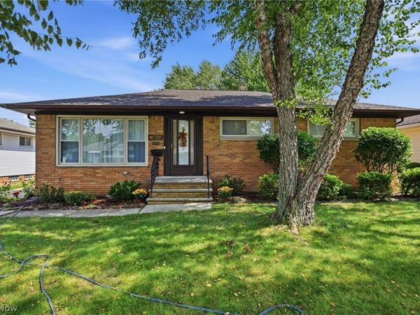 7263 Oakwood Road, Parma, OH 44130