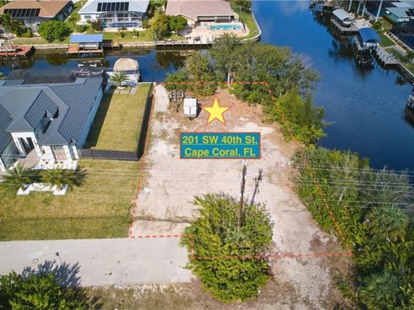 201 SW 40th ST, CAPE CORAL, FL 33914
