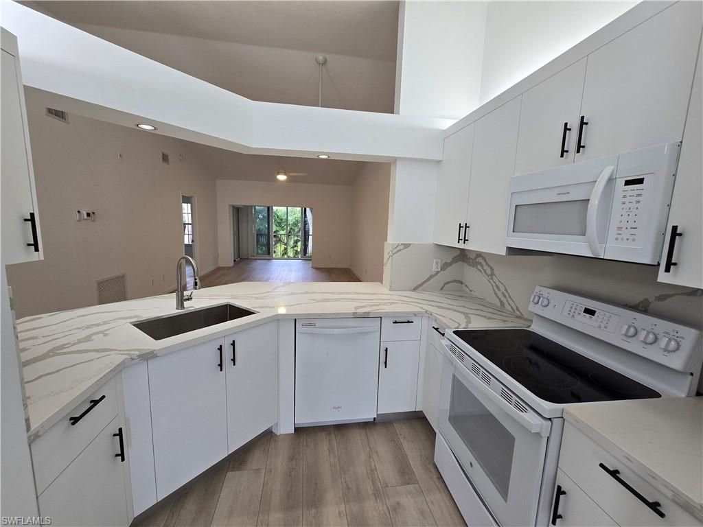 859 Tanbark Dr, Unit 204, Naples, FL 34108 Photo