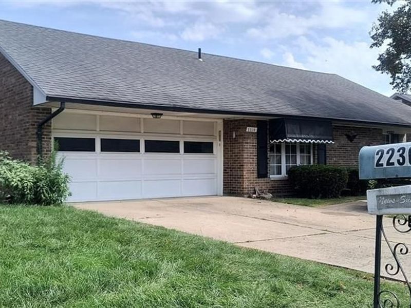 2230 Manhatten, Springfield, OH 45504 Photo 3