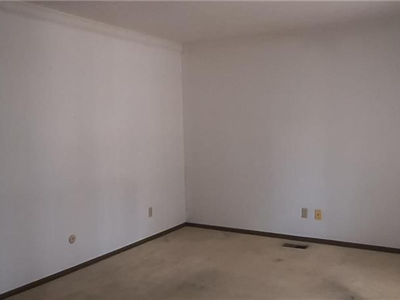 2230 Manhatten, Springfield, OH 45504 Photo 6