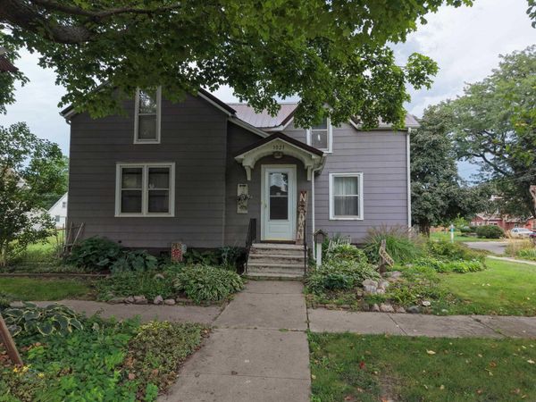 1021 1St Avenue, Ackley, IA 50601