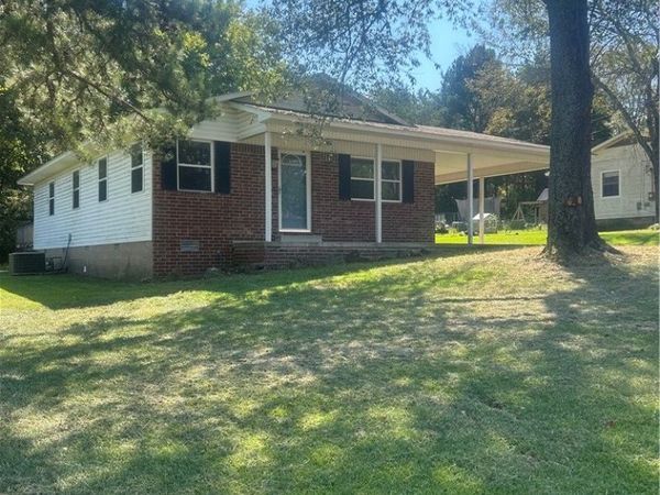 2808 N Greenwich Avenue , Russellville, AR 72802
