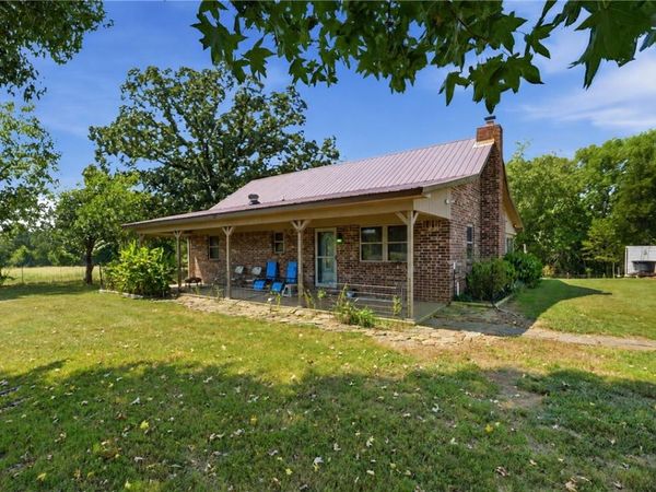 432 CR 3355 , Clarksville, AR 72830