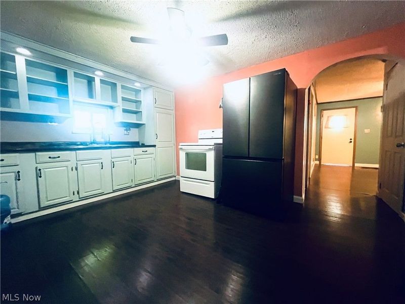 4695 Grapeland Avenue, Louisville, OH 44641 Photo 12