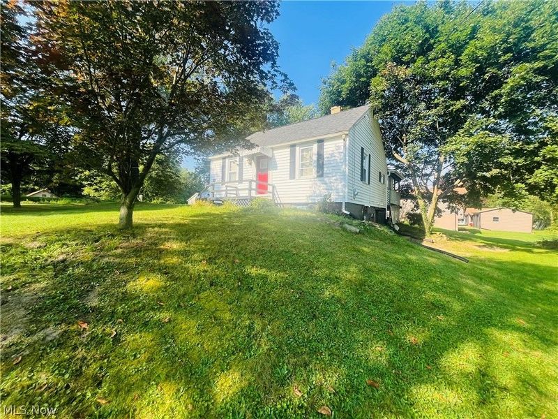4695 Grapeland Avenue, Louisville, OH 44641 Photo 2