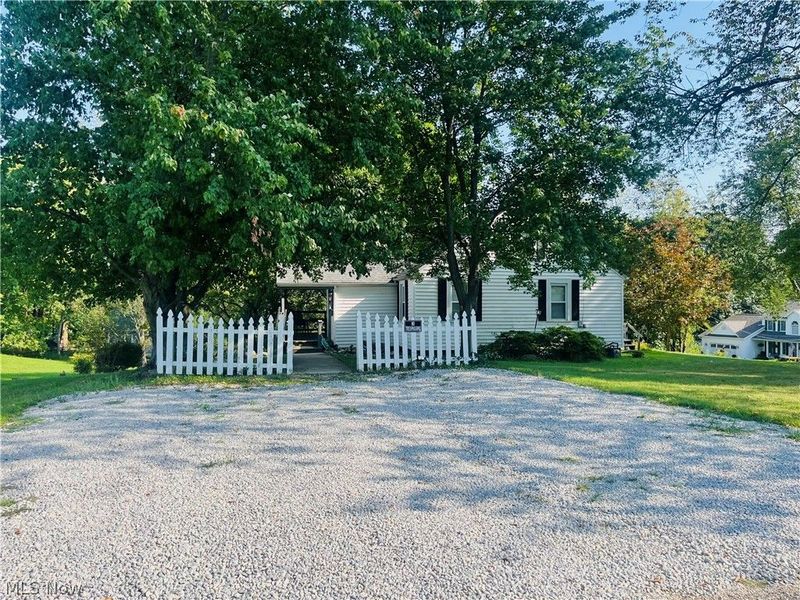 4695 Grapeland Avenue, Louisville, OH 44641 Photo 5
