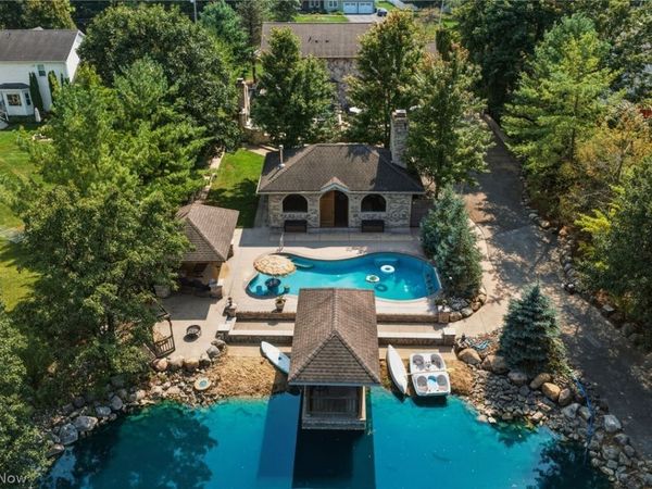 1387 Nesbitt Road , Northfield, OH 44067