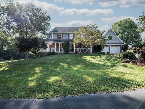 3268 E Hazelwood Drive, Vincennes, IN 47591