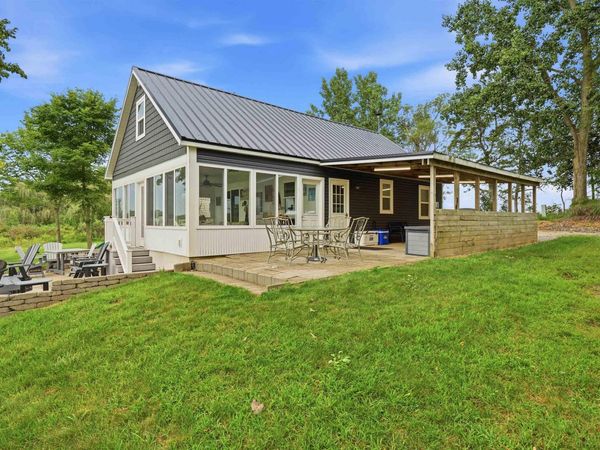 5443 W Diamond Lake Road, Wawaka, IN 46794
