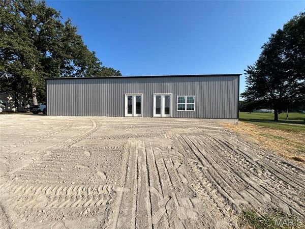 2 Hardwood Dr , Winfield, MO 63389