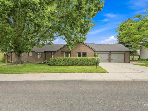 2256 E Table Rock Rd, Boise, ID 83712