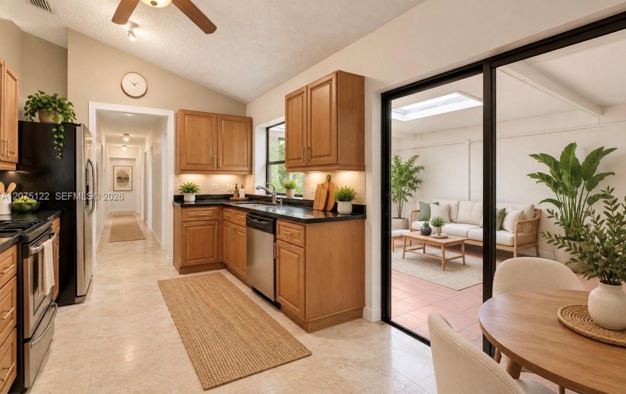 16871 Patio Village Ct, Weston, FL 33326 Photo