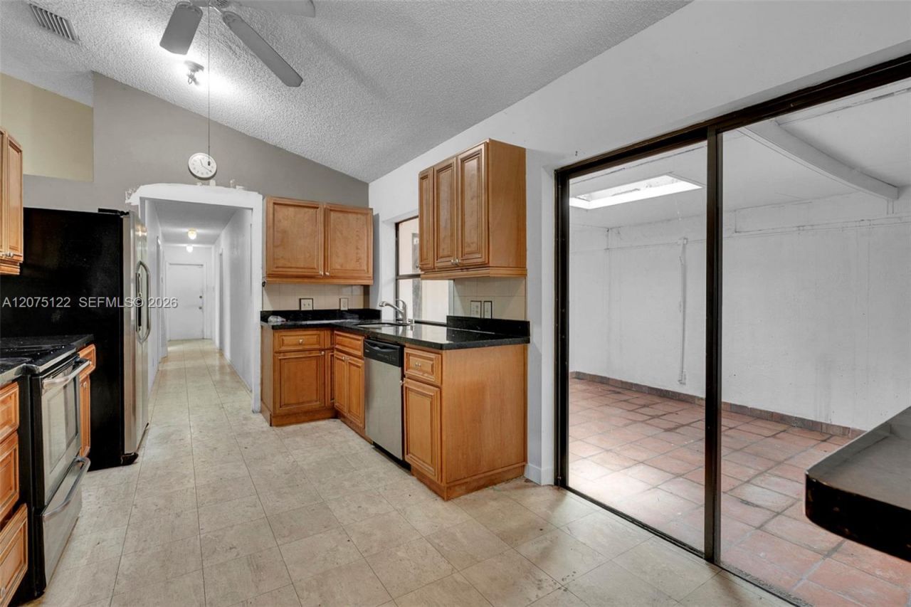 16871 Patio Village Ct, Weston, FL 33326 Photo