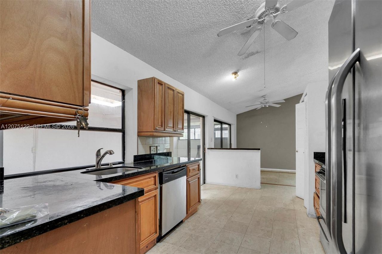 16871 Patio Village Ct, Weston, FL 33326 Photo