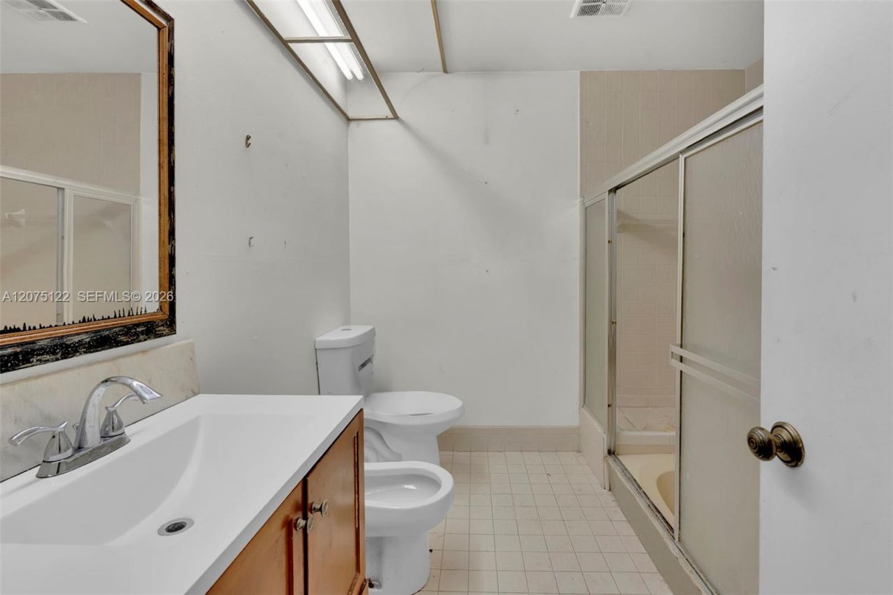 16871 Patio Village Ct, Weston, FL 33326 Photo