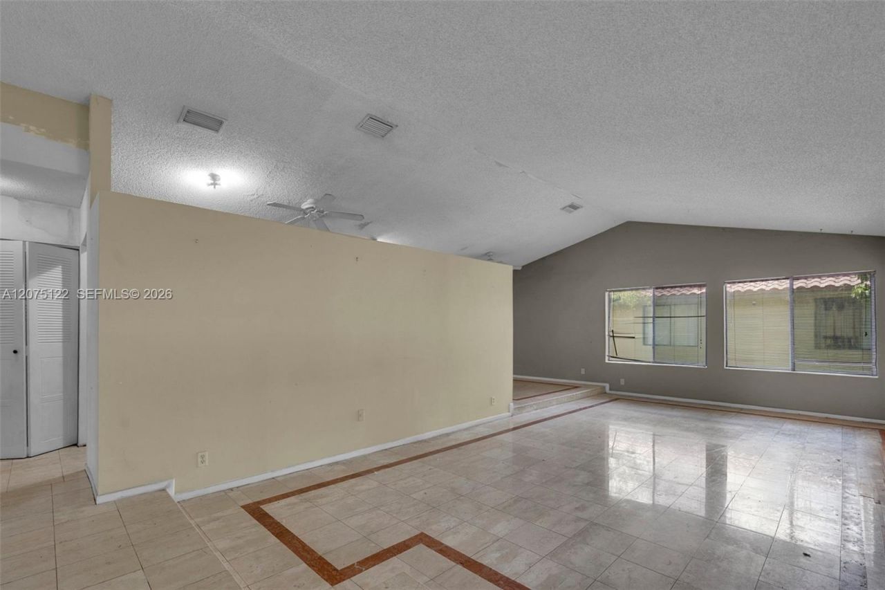 16871 Patio Village Ct, Weston, FL 33326 Photo