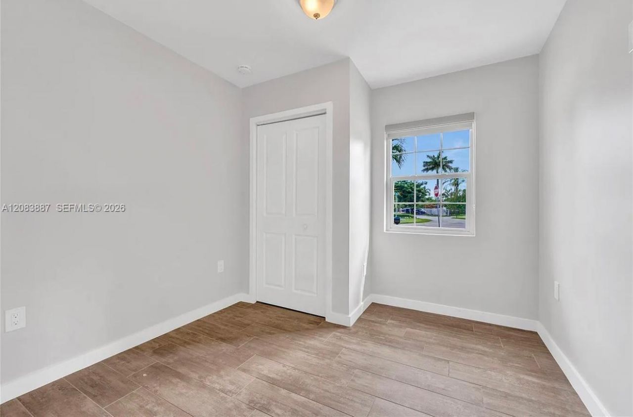11250 SW 46th St , Miami, FL 33165 Photo