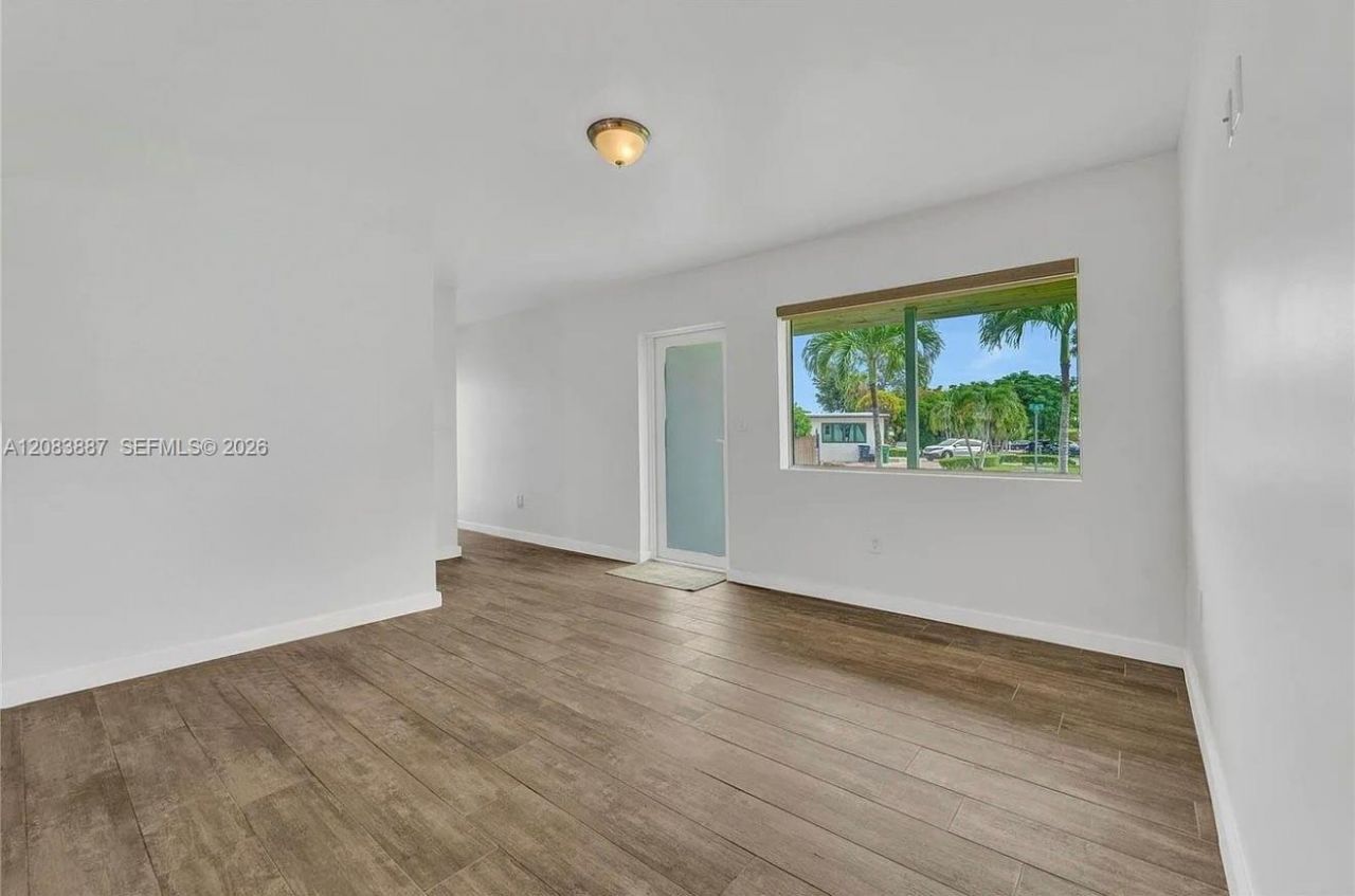11250 SW 46th St , Miami, FL 33165 Photo