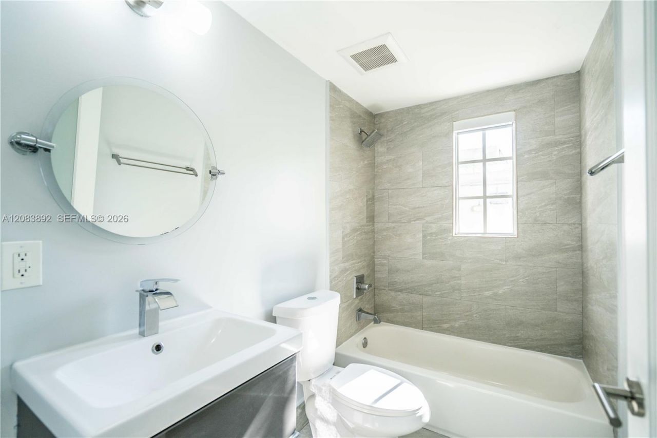 331 85th St, Unit 10, Miami Beach, FL 33141 Photo