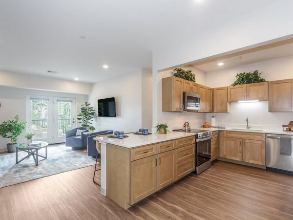 2 Optical Loop, Unit 103, Londonderry, NH 03053