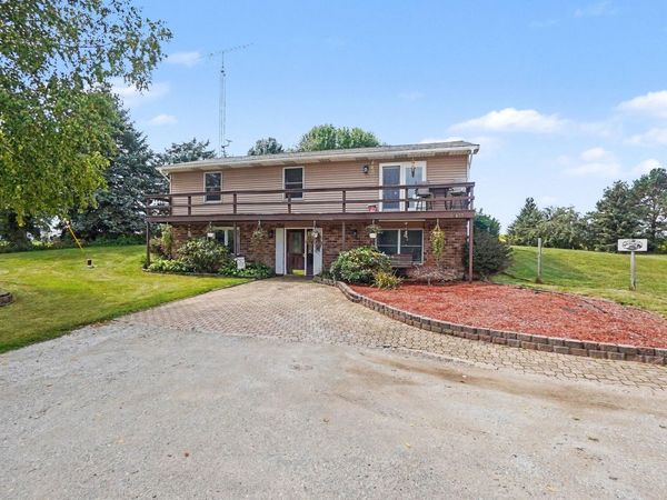 10457 S Gordon Avenue, Grant, MI 49327