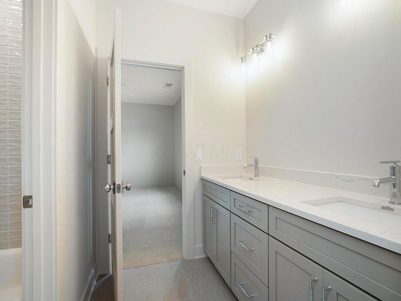 5466 Evans Farm Drive , Lewis Center, OH 43035 Photo 30