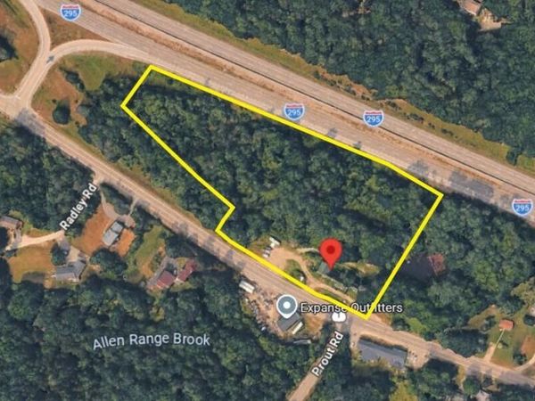 1285 U.S. 1 , Freeport, ME 04032