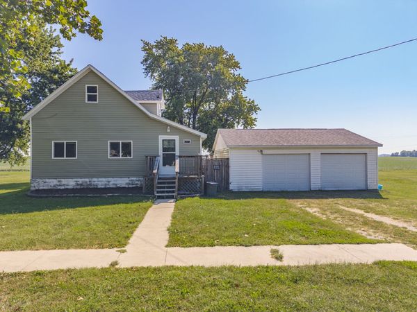 55 Maple Street , Saunemin, IL 61769