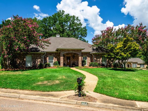 104 Arbor Ridge Road, Ridgeland, MS 39157