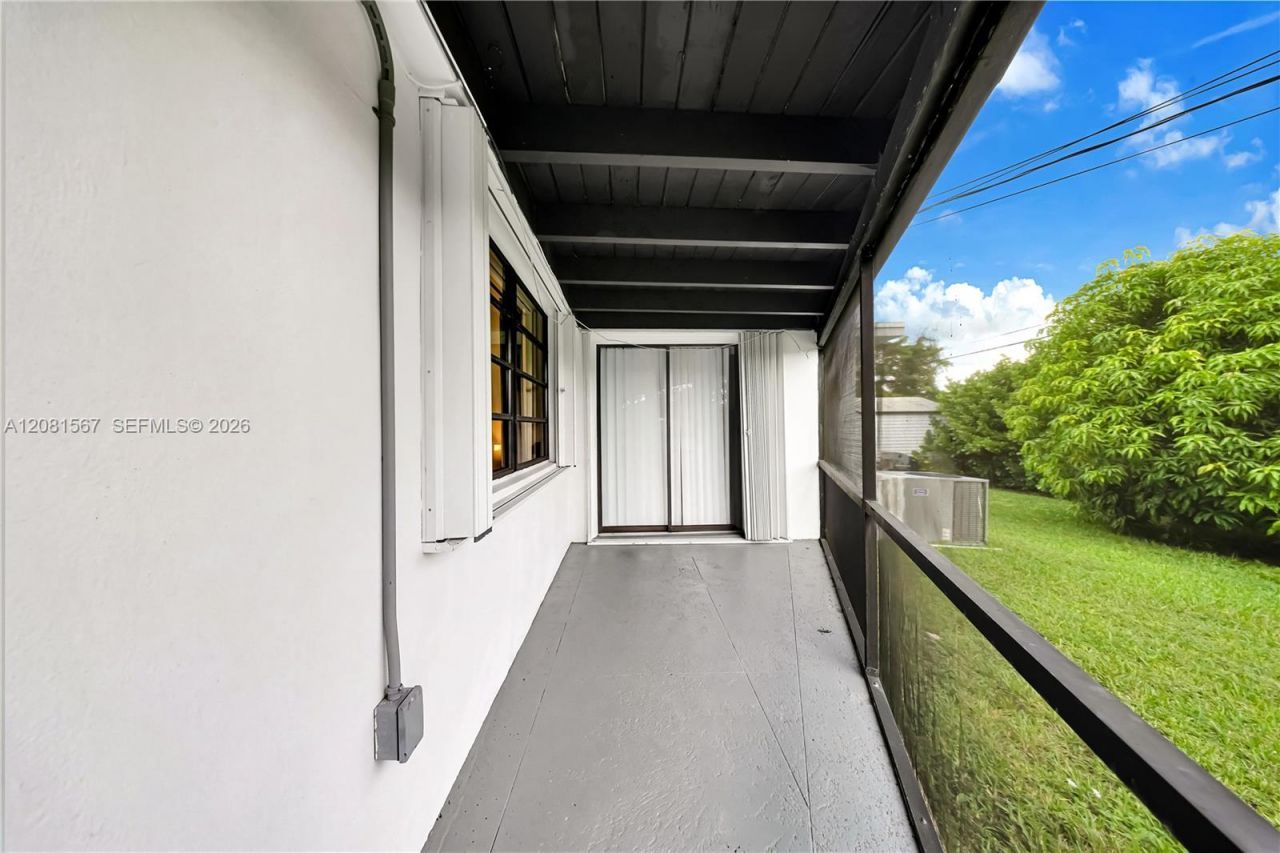 10275 SW 112th St, Miami, FL 33176 Photo