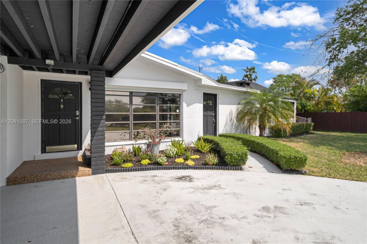 10275 SW 112th St, Miami, FL 33176 Photo