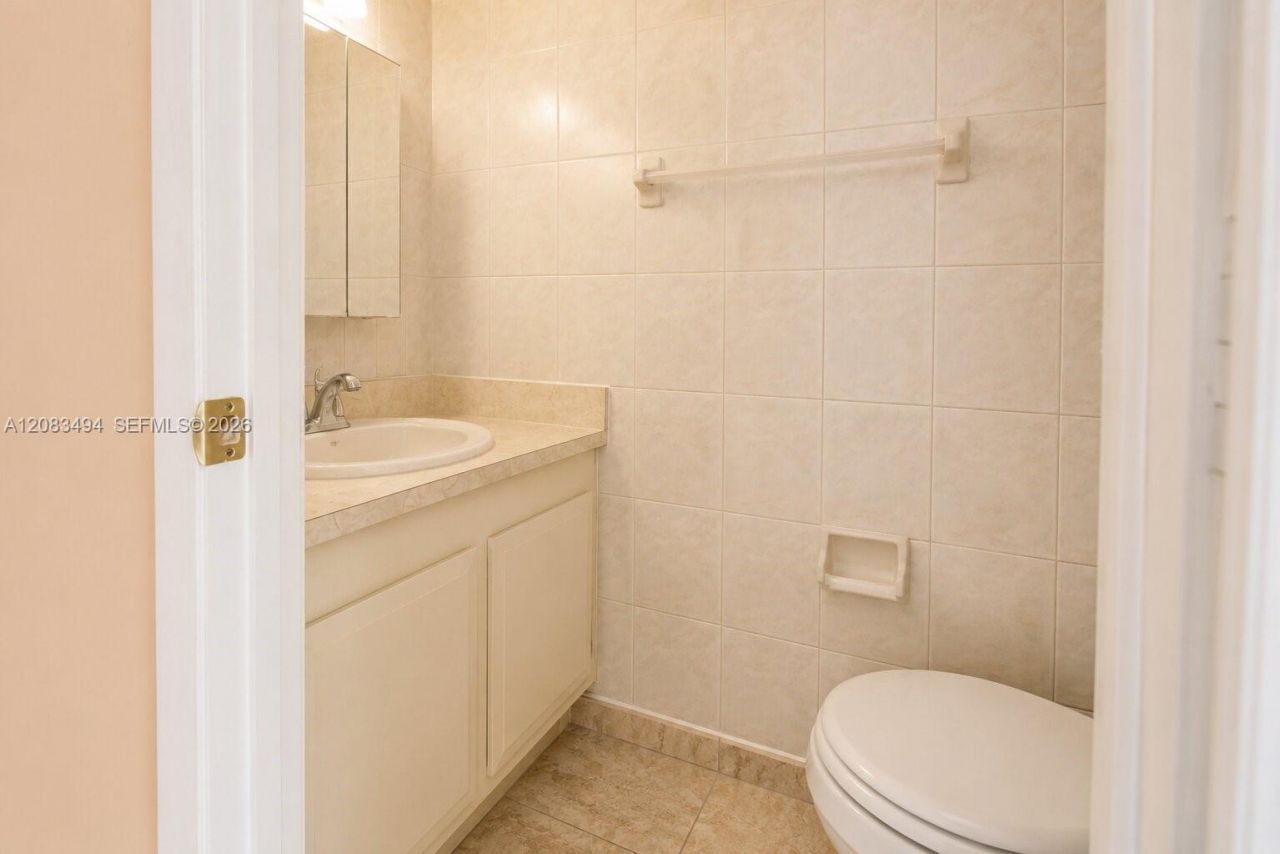 4125 W 11th Ln, Unit 52, Hialeah, FL 33012 Photo