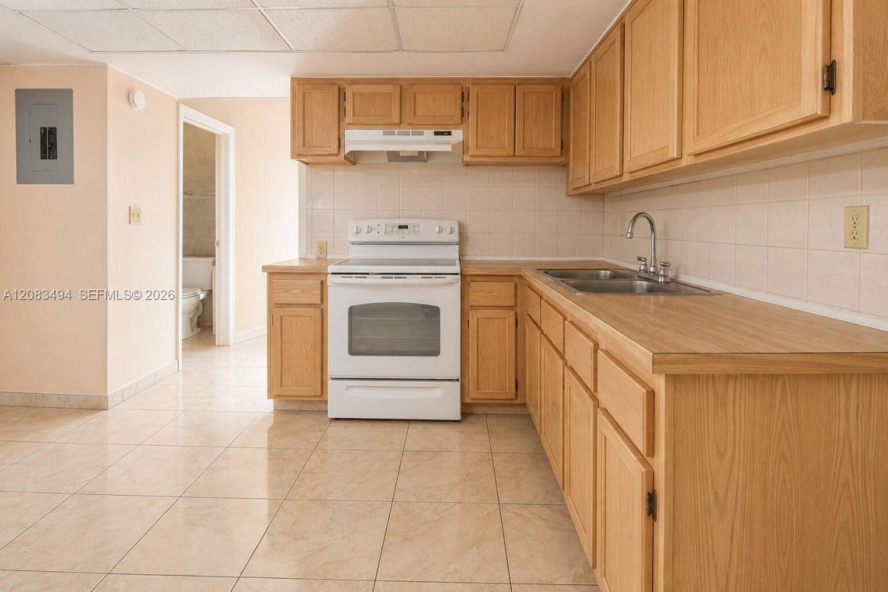 4125 W 11th Ln, Unit 52, Hialeah, FL 33012 Photo