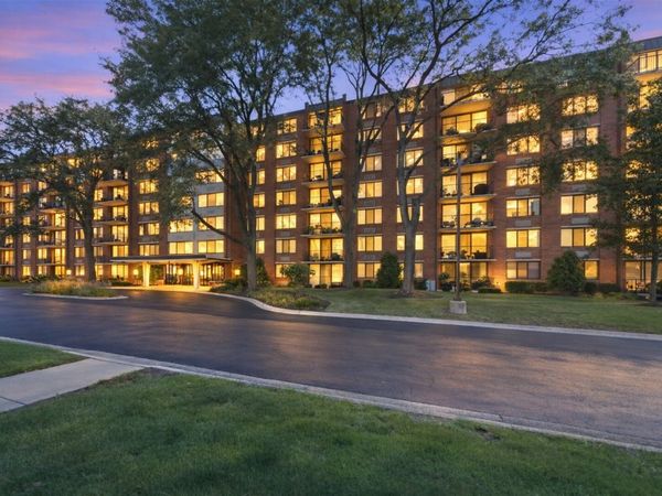 2000 Saint Regis Drive , Unit 4H, Lombard, IL 60148