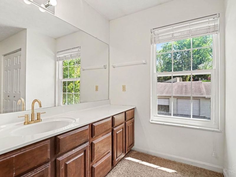 10555 Montgomery Road, Unit 4, Montgomery, OH 45242 Photo 11