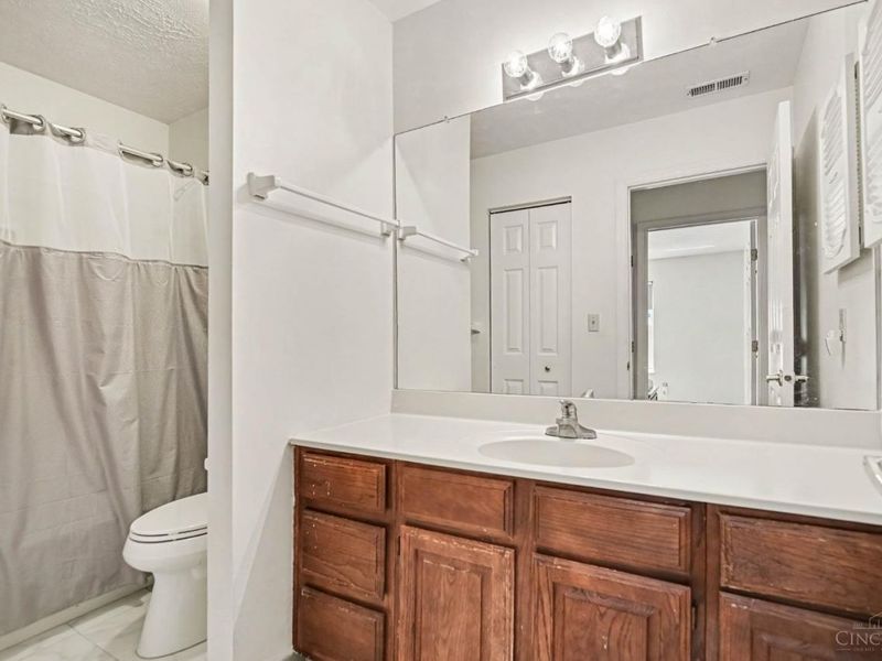 10555 Montgomery Road, Unit 4, Montgomery, OH 45242 Photo 13
