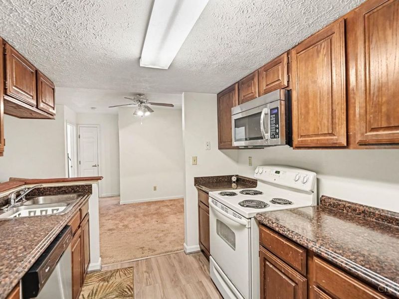 10555 Montgomery Road, Unit 4, Montgomery, OH 45242 Photo 6