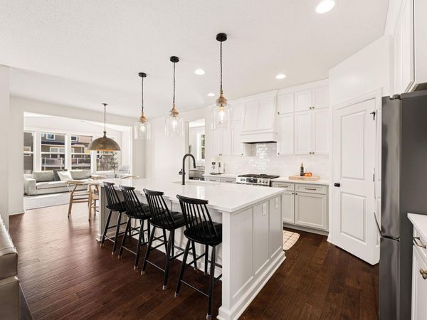 1192 Maple Lane W, Roseville, MN 55113