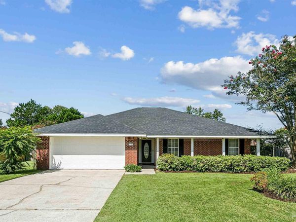 736 Cricket Cir, Cantonment, FL 32533