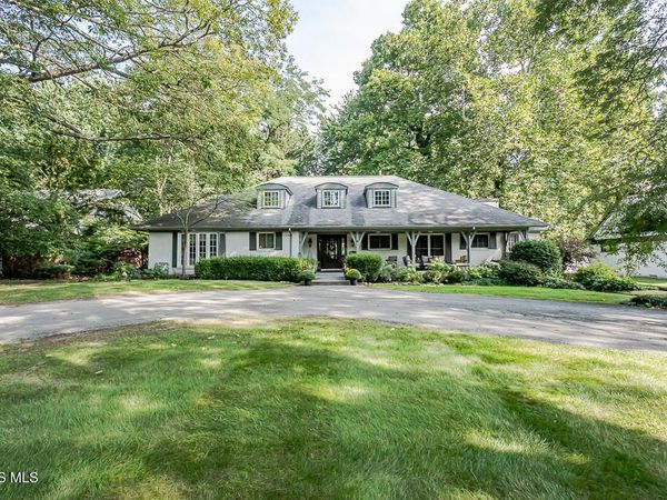 3610 W Bancroft Street, Ottawa Hills, OH 43606